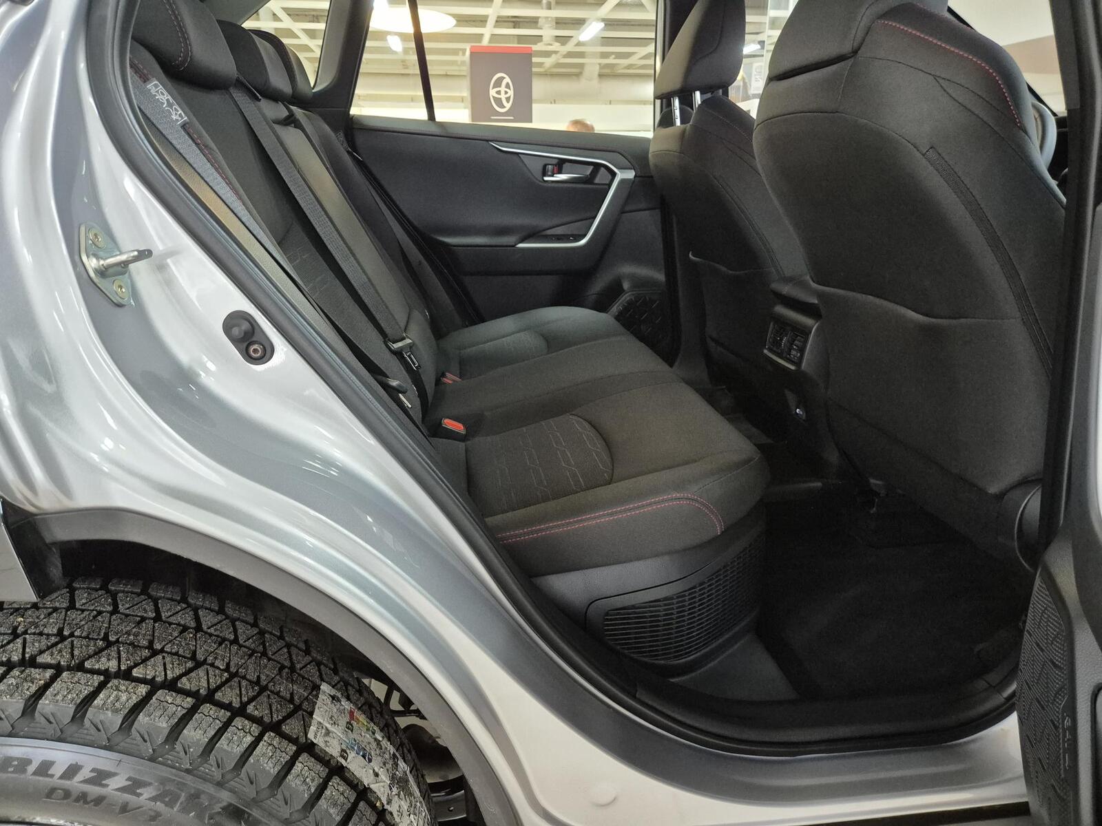 Toyota RAV4 Plug-in 2025