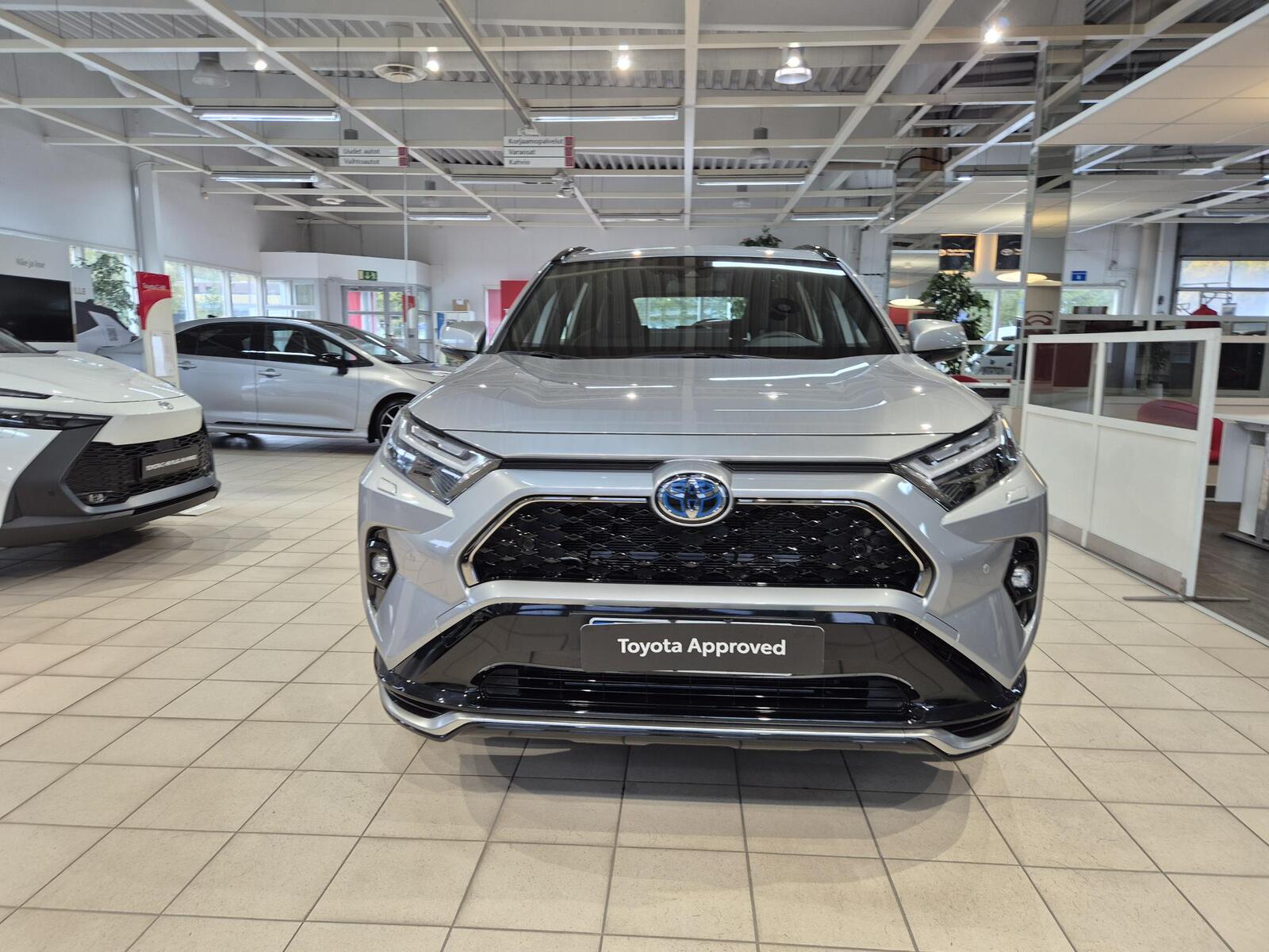 Toyota RAV4 Plug-in 2025