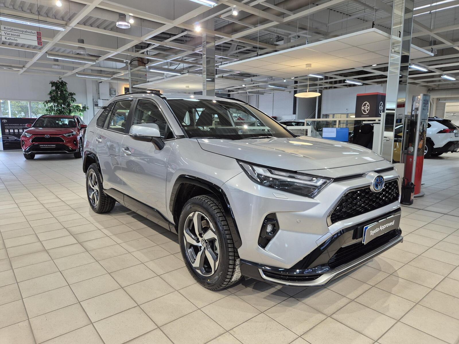 Toyota RAV4 Plug-in 2025
