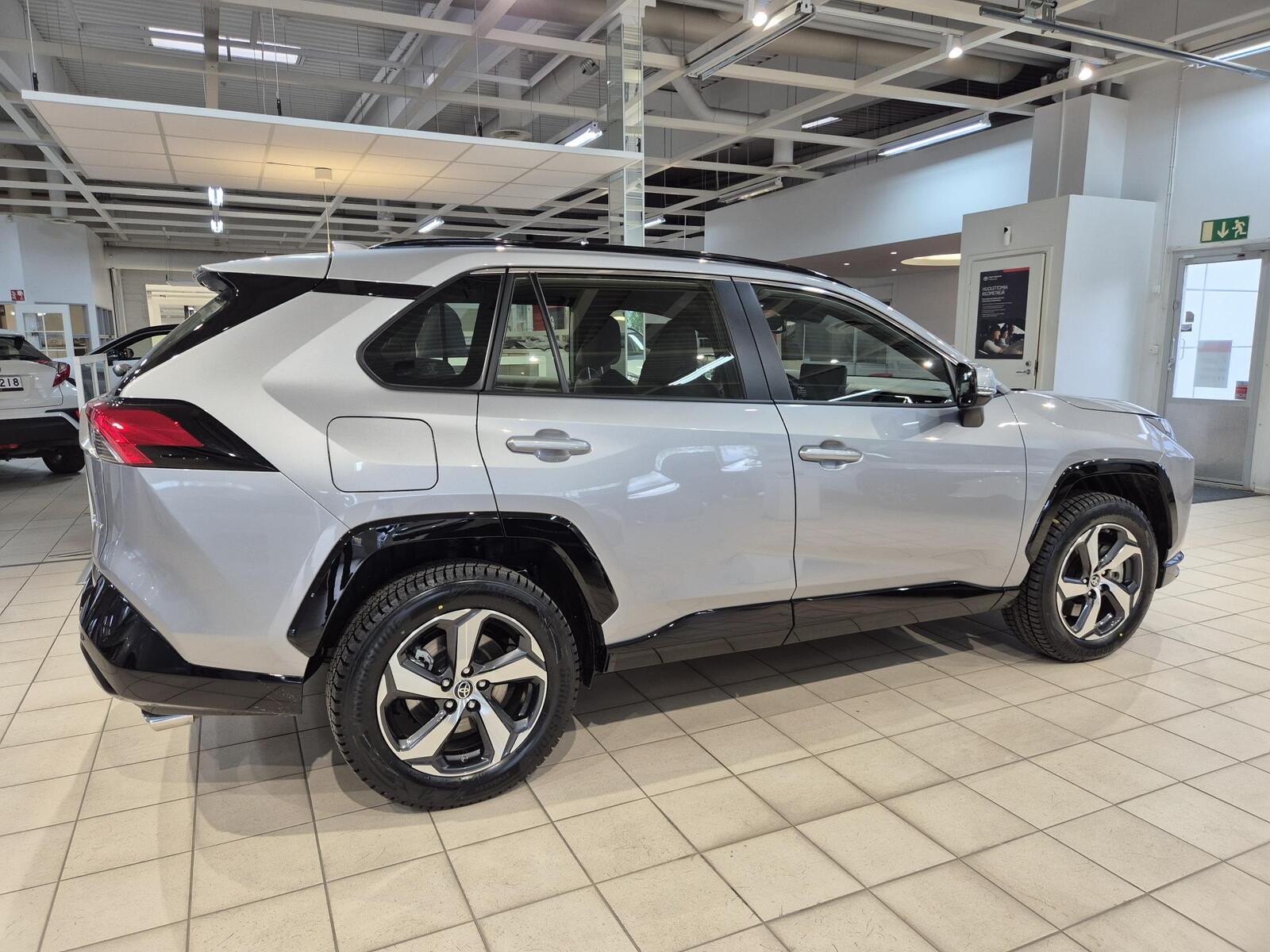 Toyota RAV4 Plug-in 2025