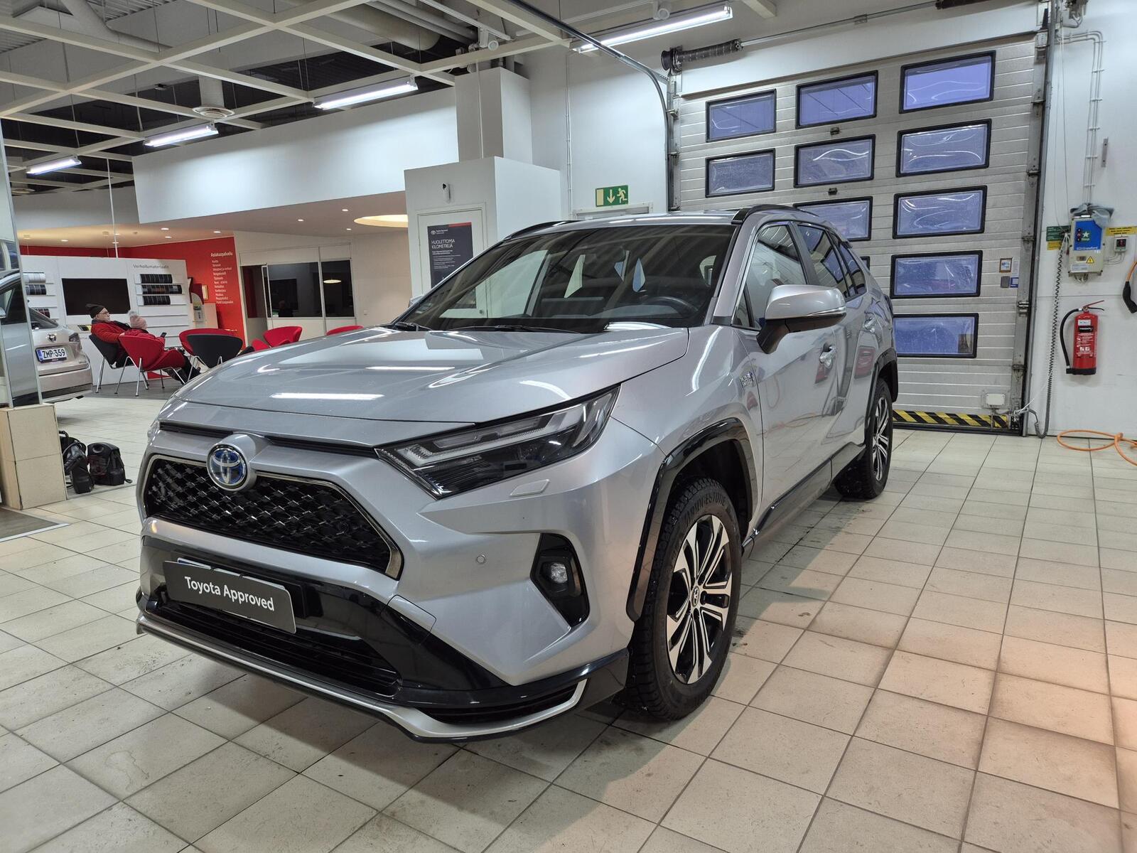 Toyota RAV4 Plug-in 2023