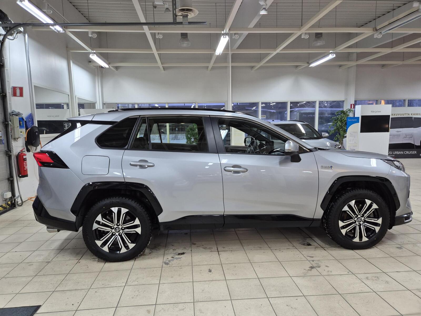 Toyota RAV4 Plug-in 2023