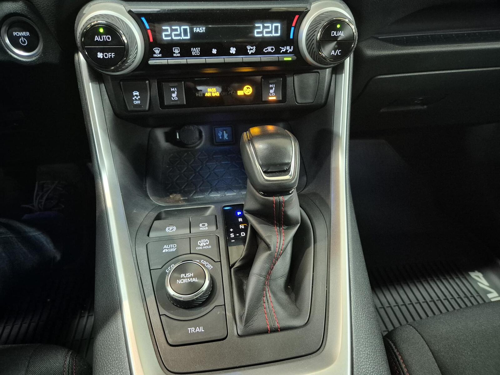 Toyota RAV4 Plug-in 2023