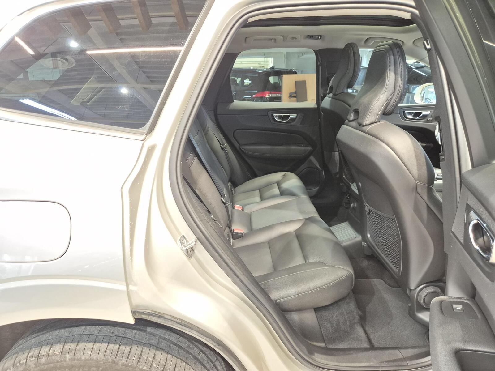 VOLVO XC60 2019