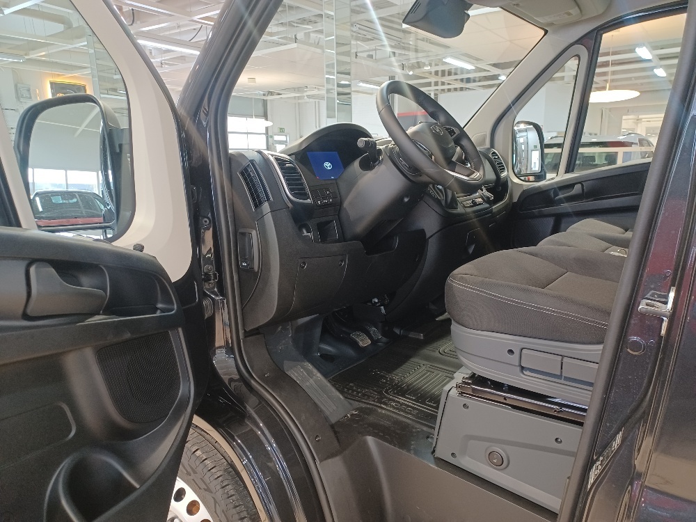 Toyota Proace MAX 2025