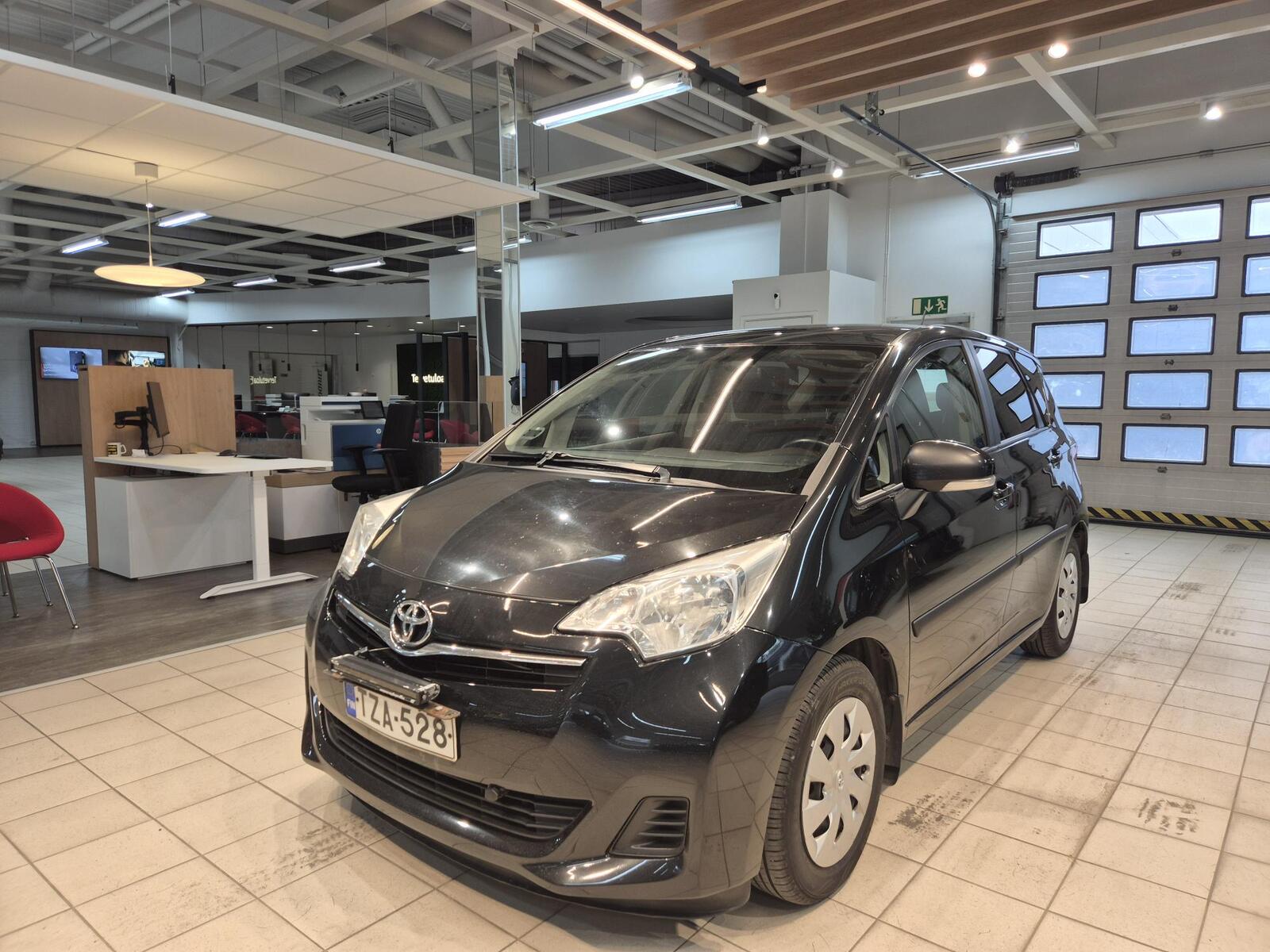 Toyota Verso-S 2014