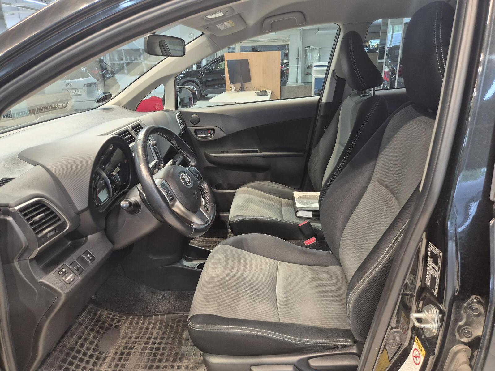 Toyota Verso-S 2014