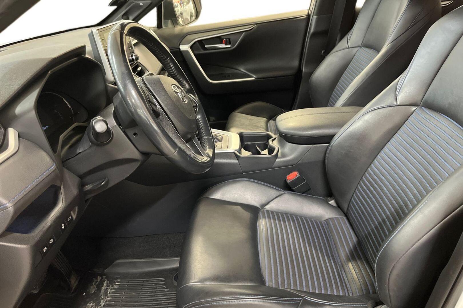 TOYOTA RAV4 10