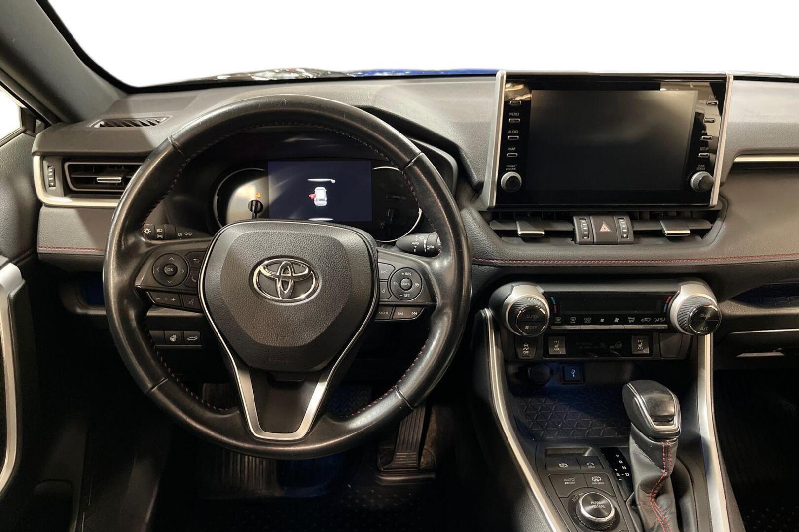 TOYOTA RAV4 Plug-in 11