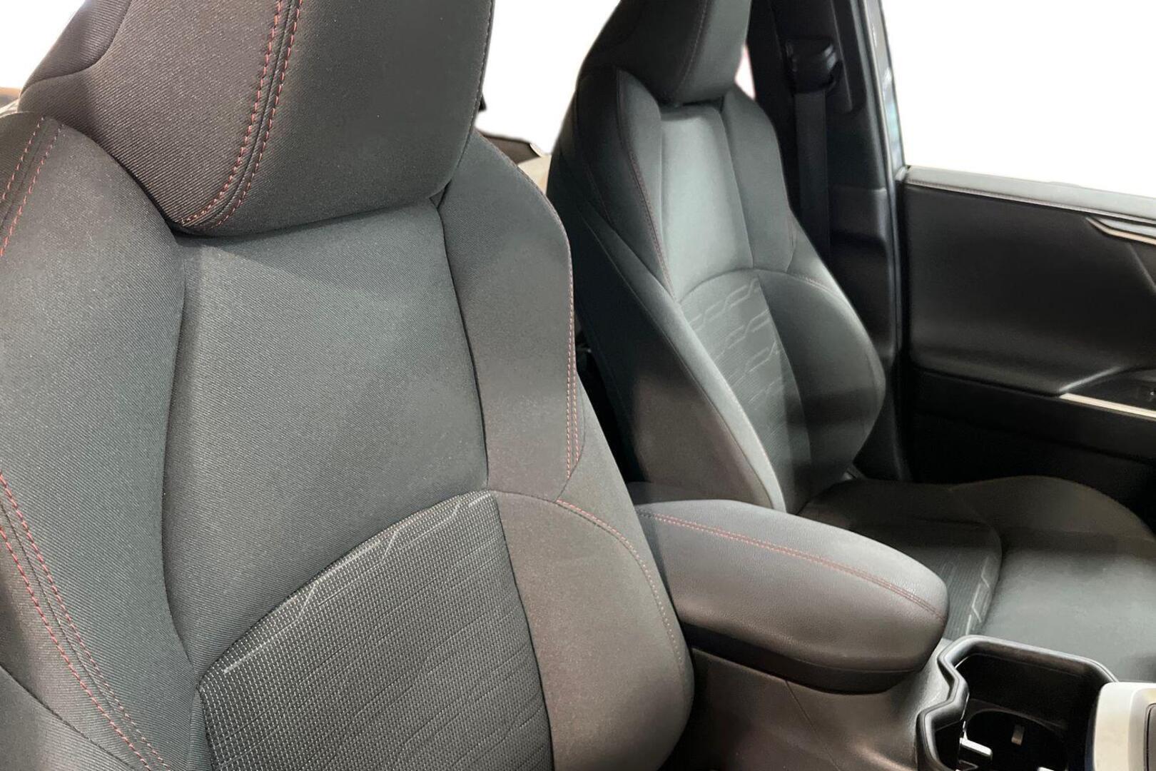 TOYOTA RAV4 Plug-in 17