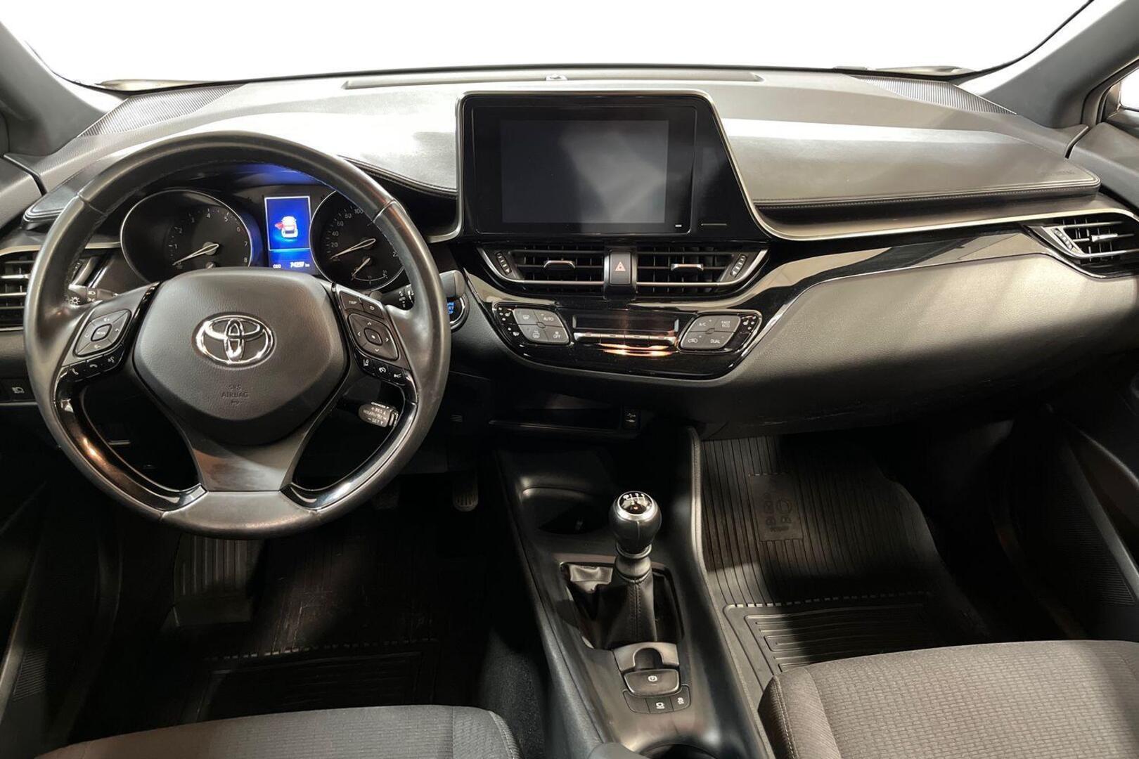 TOYOTA C-HR 10