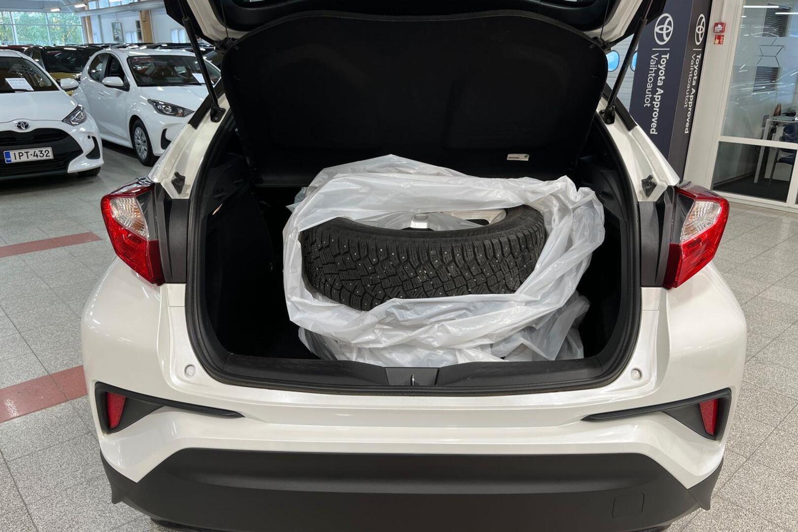 TOYOTA C-HR 18