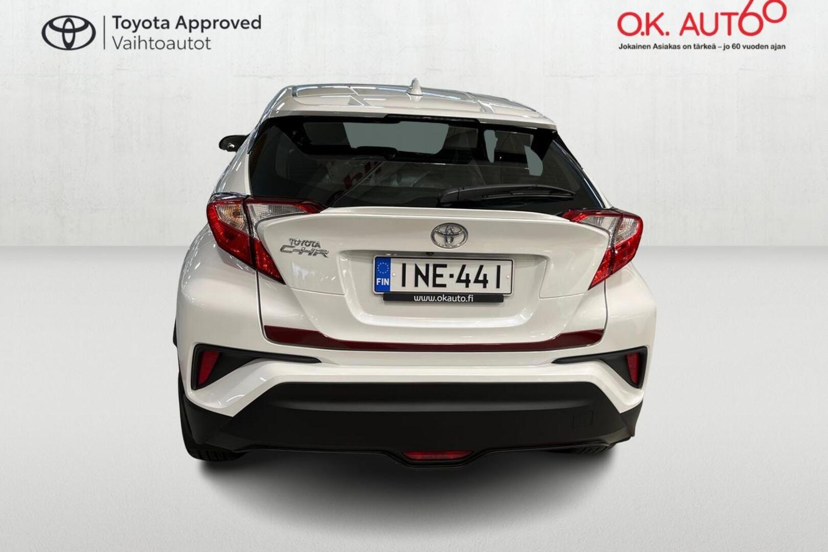 TOYOTA C-HR 4