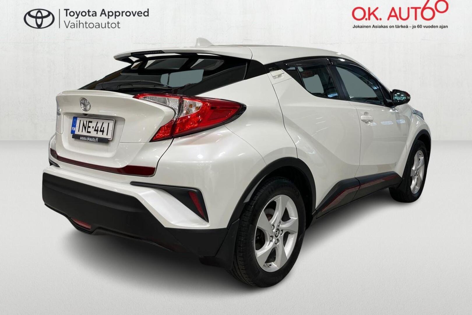 TOYOTA C-HR 5
