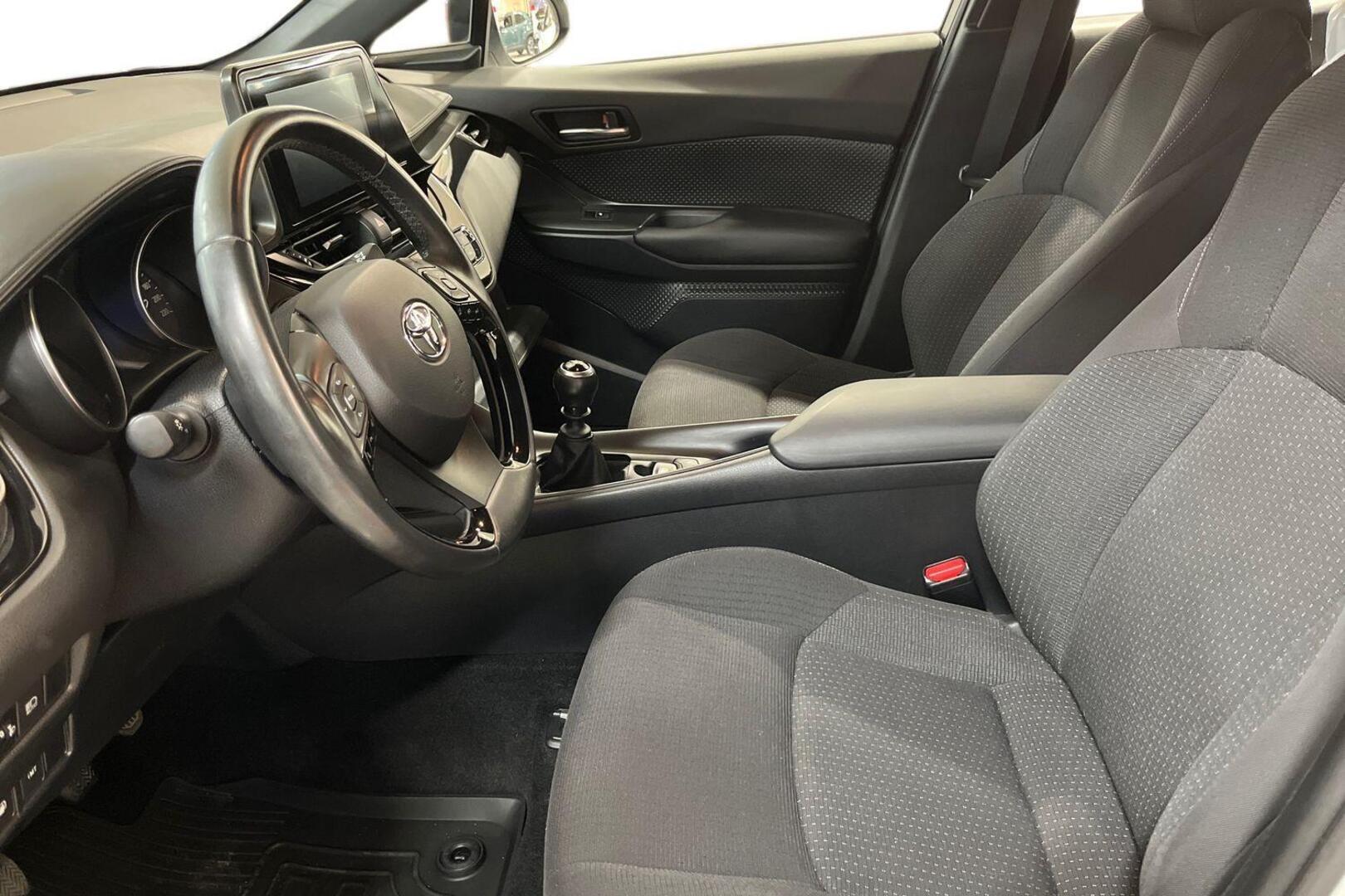 TOYOTA C-HR 8