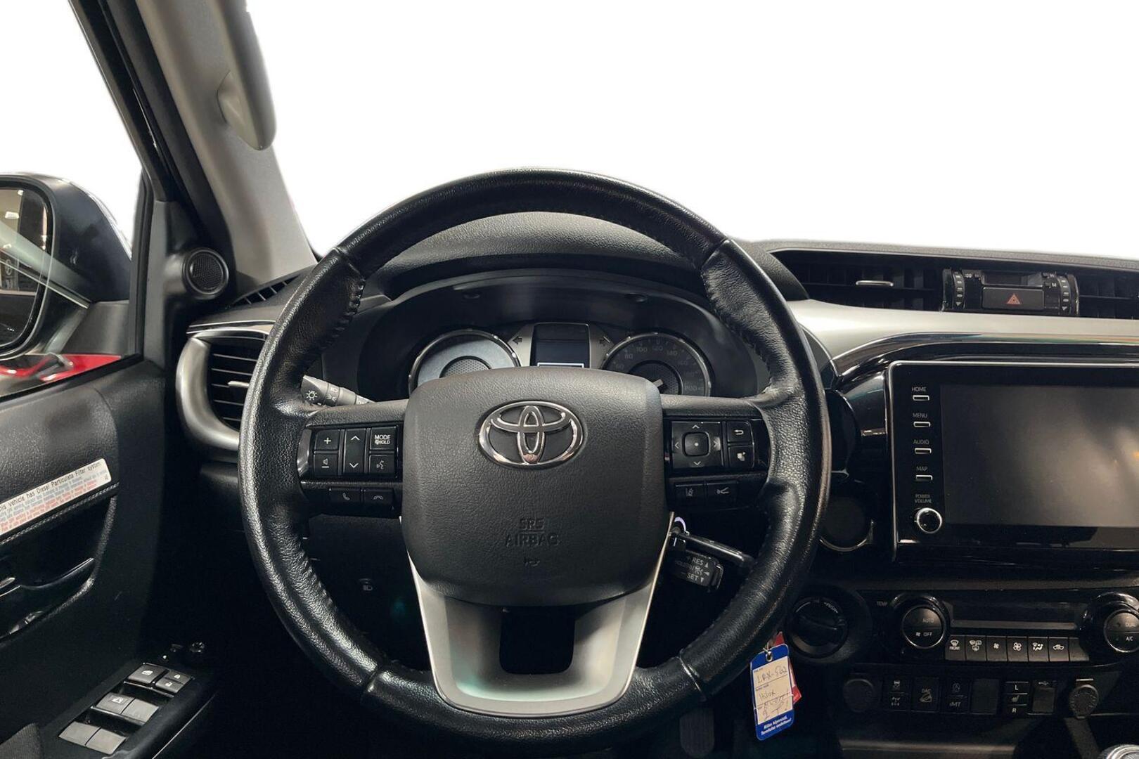 TOYOTA HILUX 11