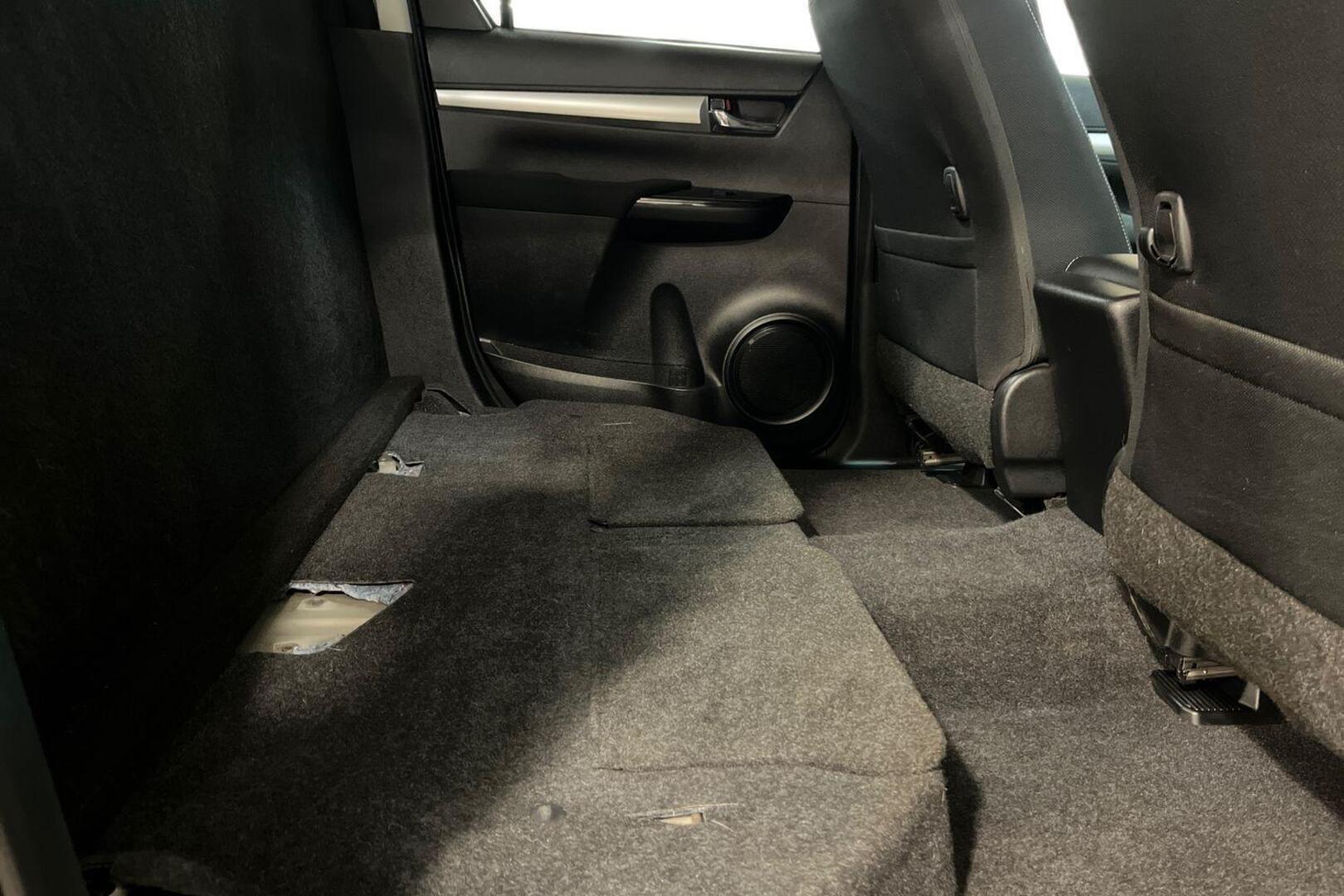 TOYOTA HILUX 15