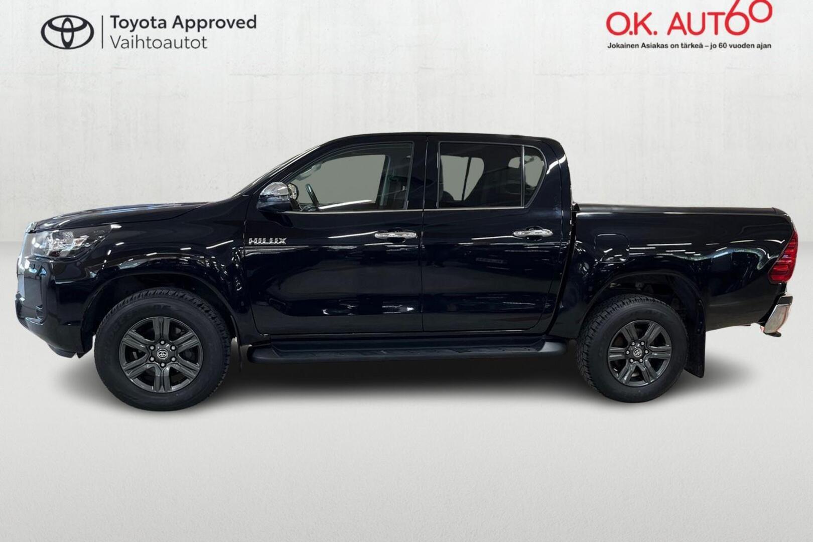 TOYOTA HILUX 2