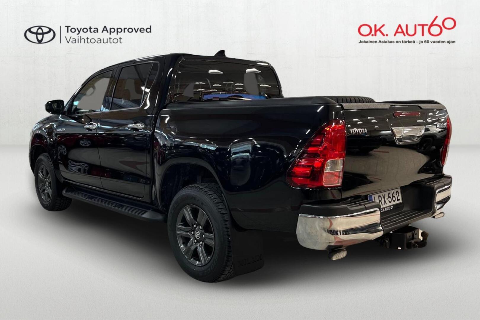 TOYOTA HILUX 3