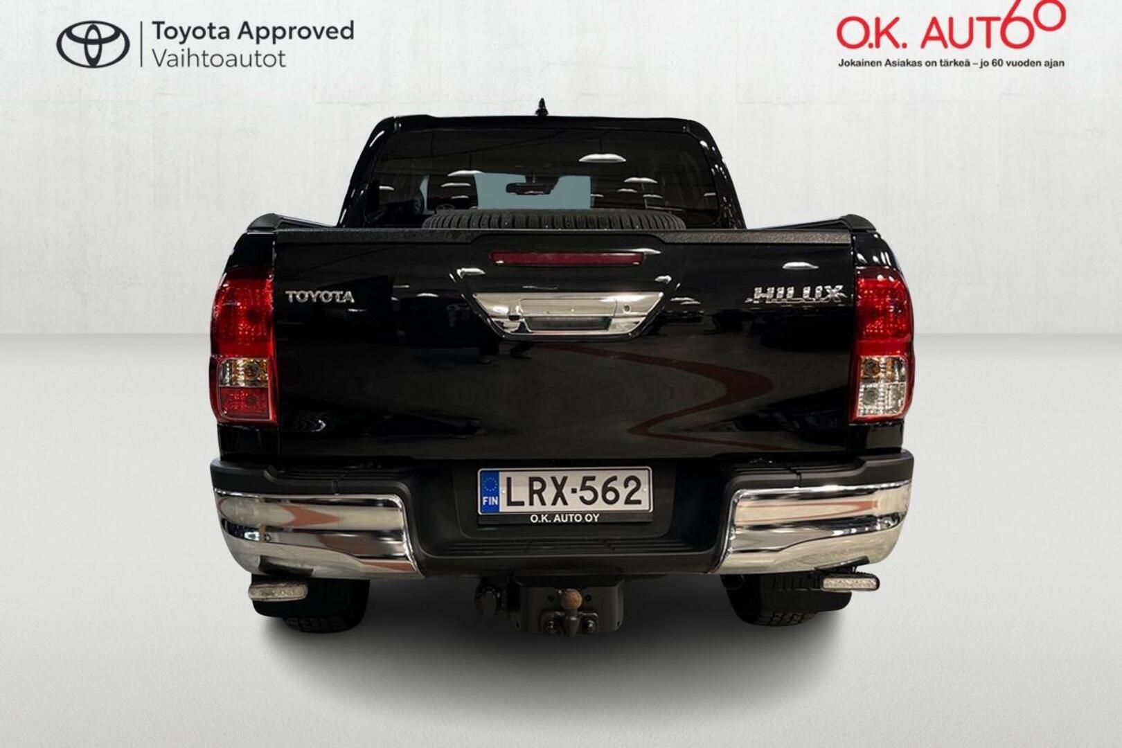 TOYOTA HILUX 4