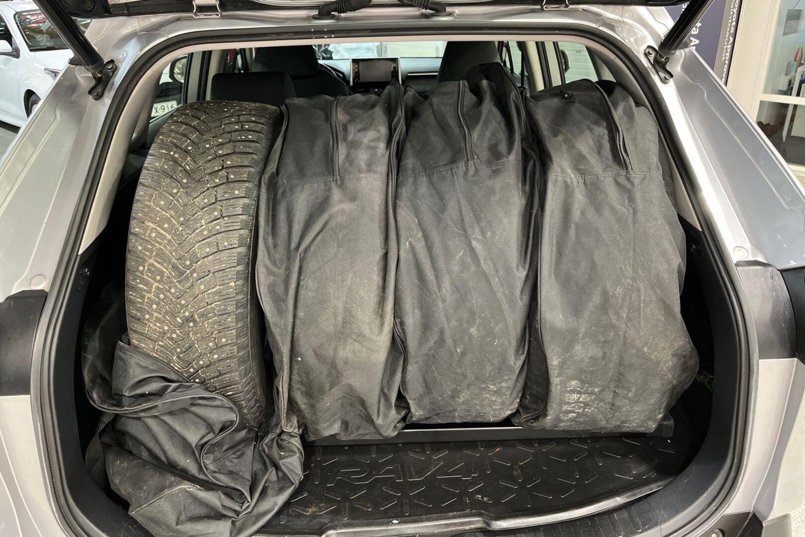 TOYOTA RAV4 15