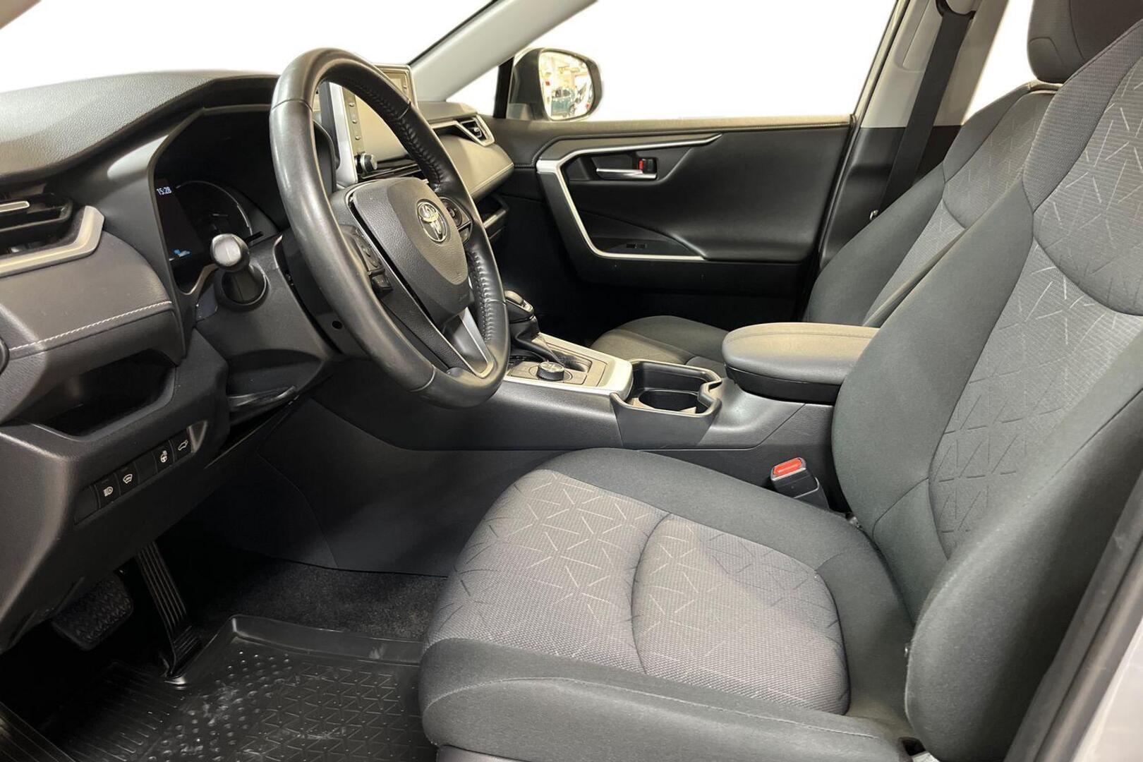TOYOTA RAV4 8