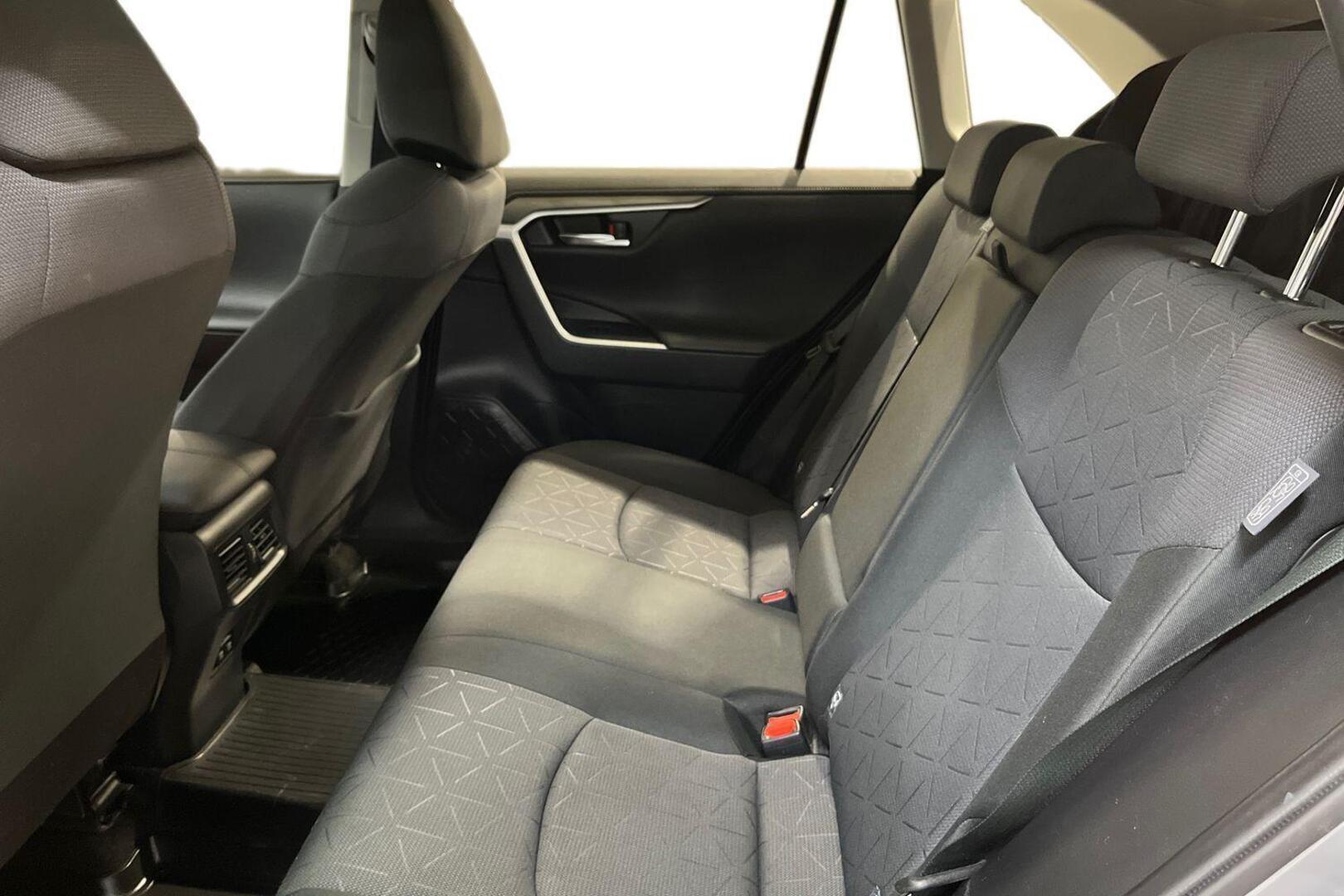 TOYOTA RAV4 9