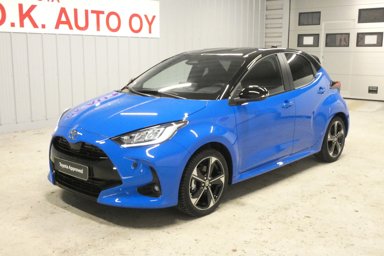 TOYOTA YARIS 1