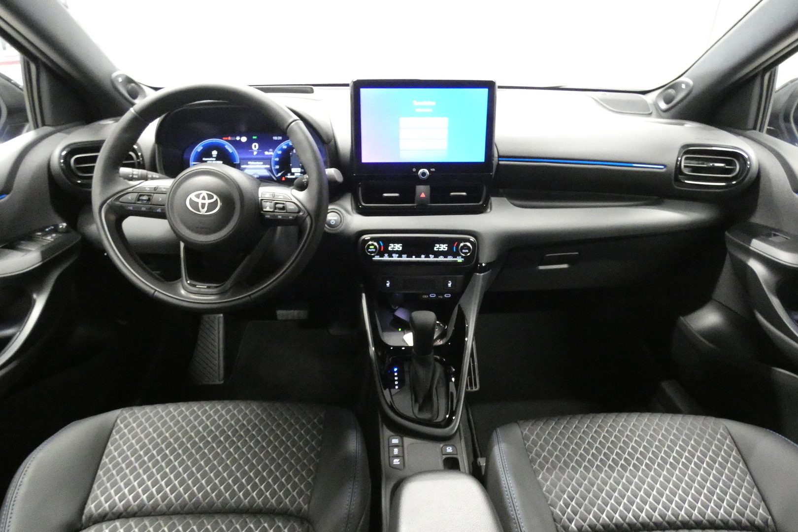TOYOTA YARIS 11