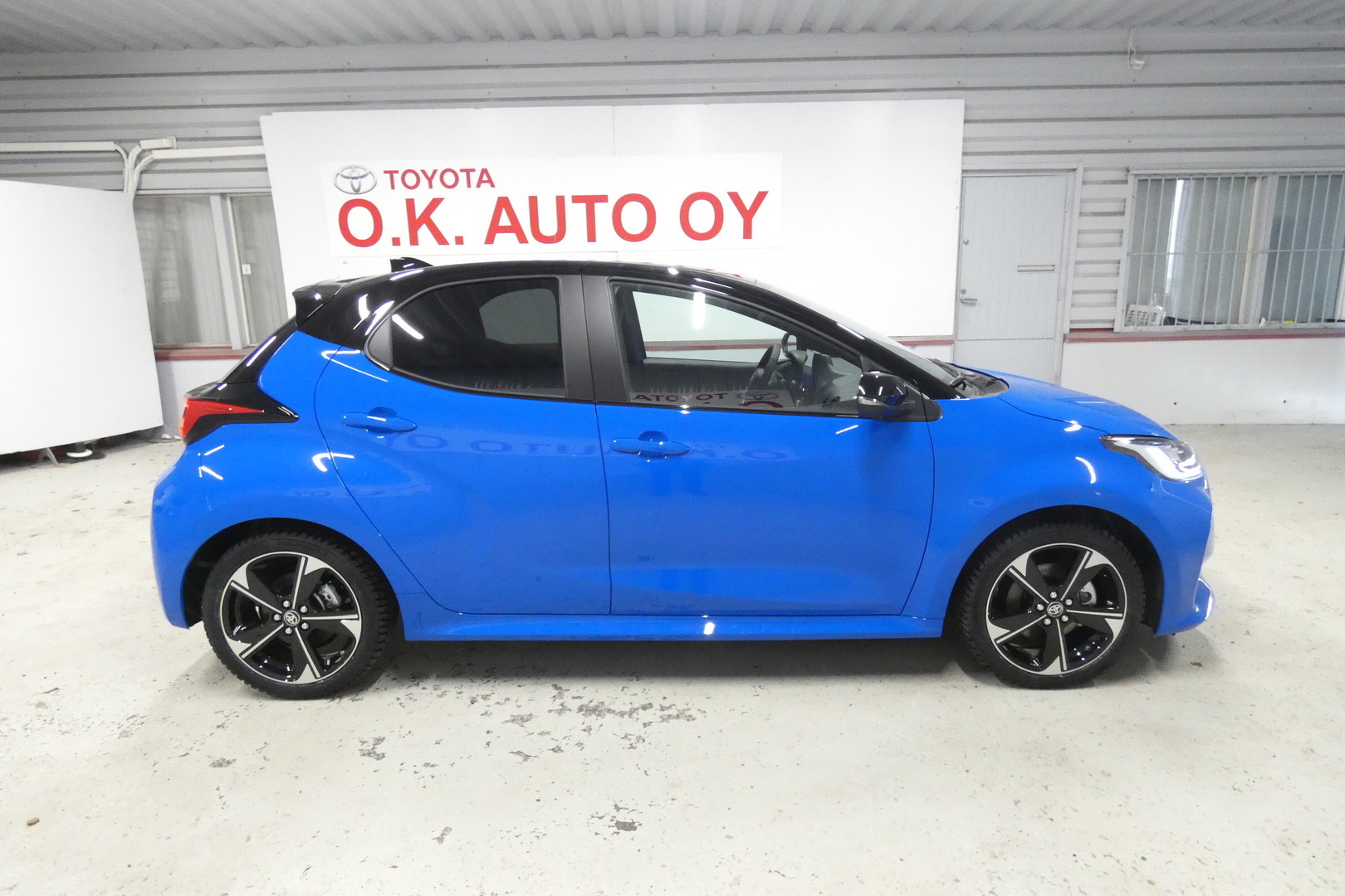 TOYOTA YARIS 6