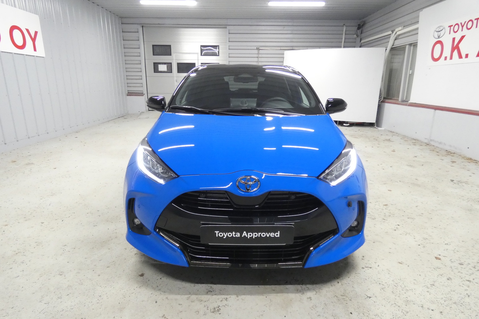 TOYOTA YARIS 8