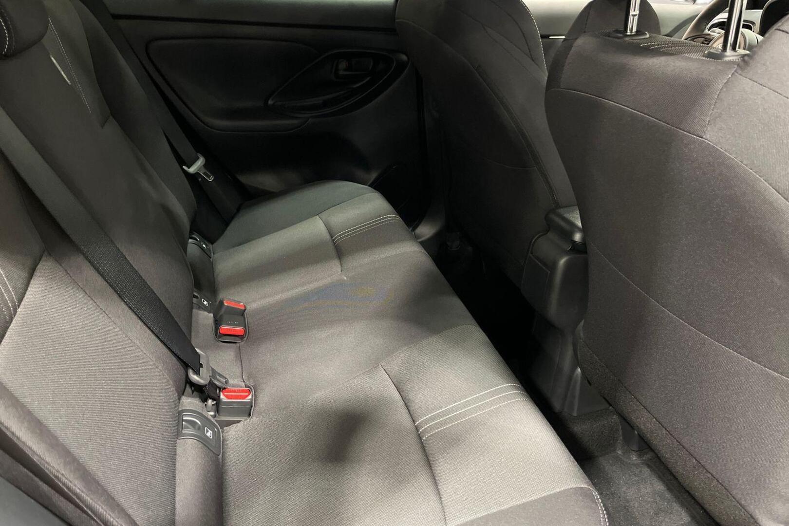 TOYOTA Yaris Cross 16