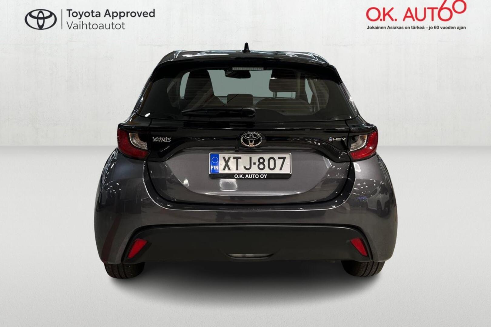 TOYOTA Yaris 4
