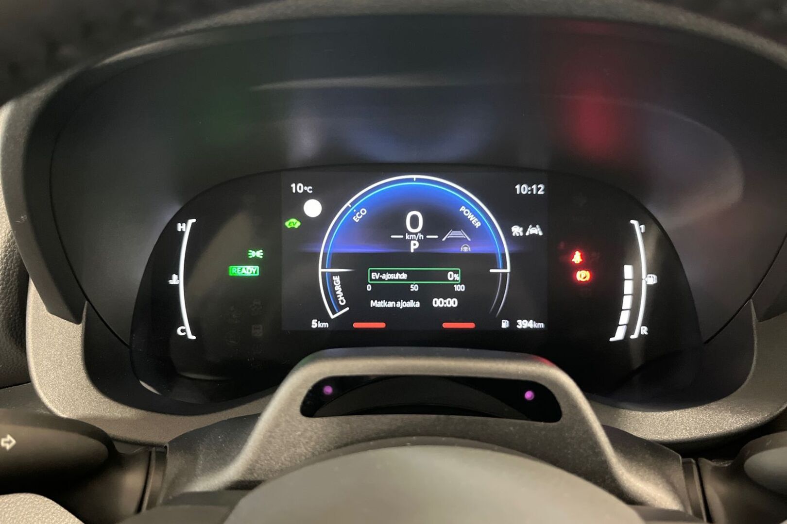 TOYOTA Yaris Cross 13