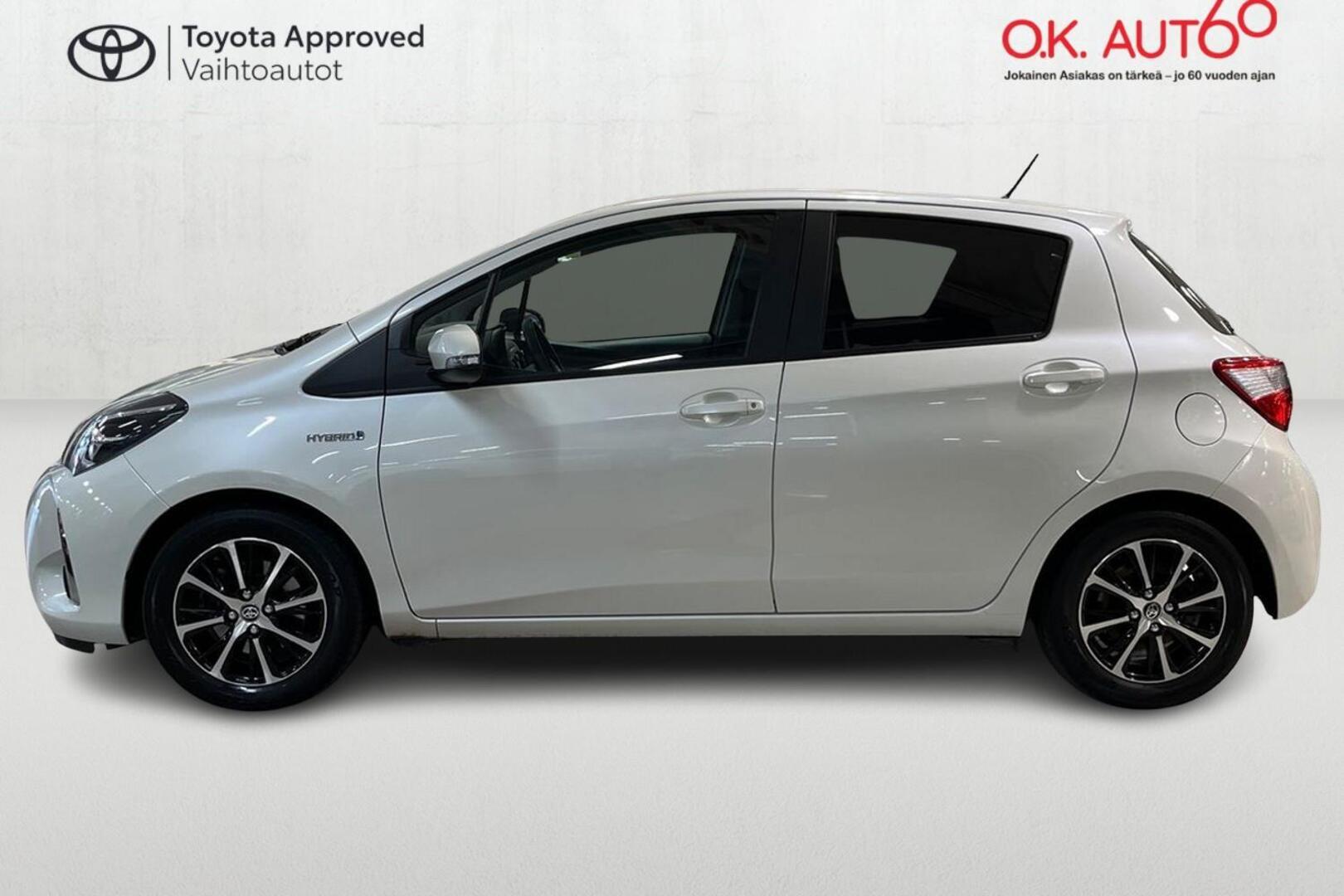 TOYOTA Yaris 2