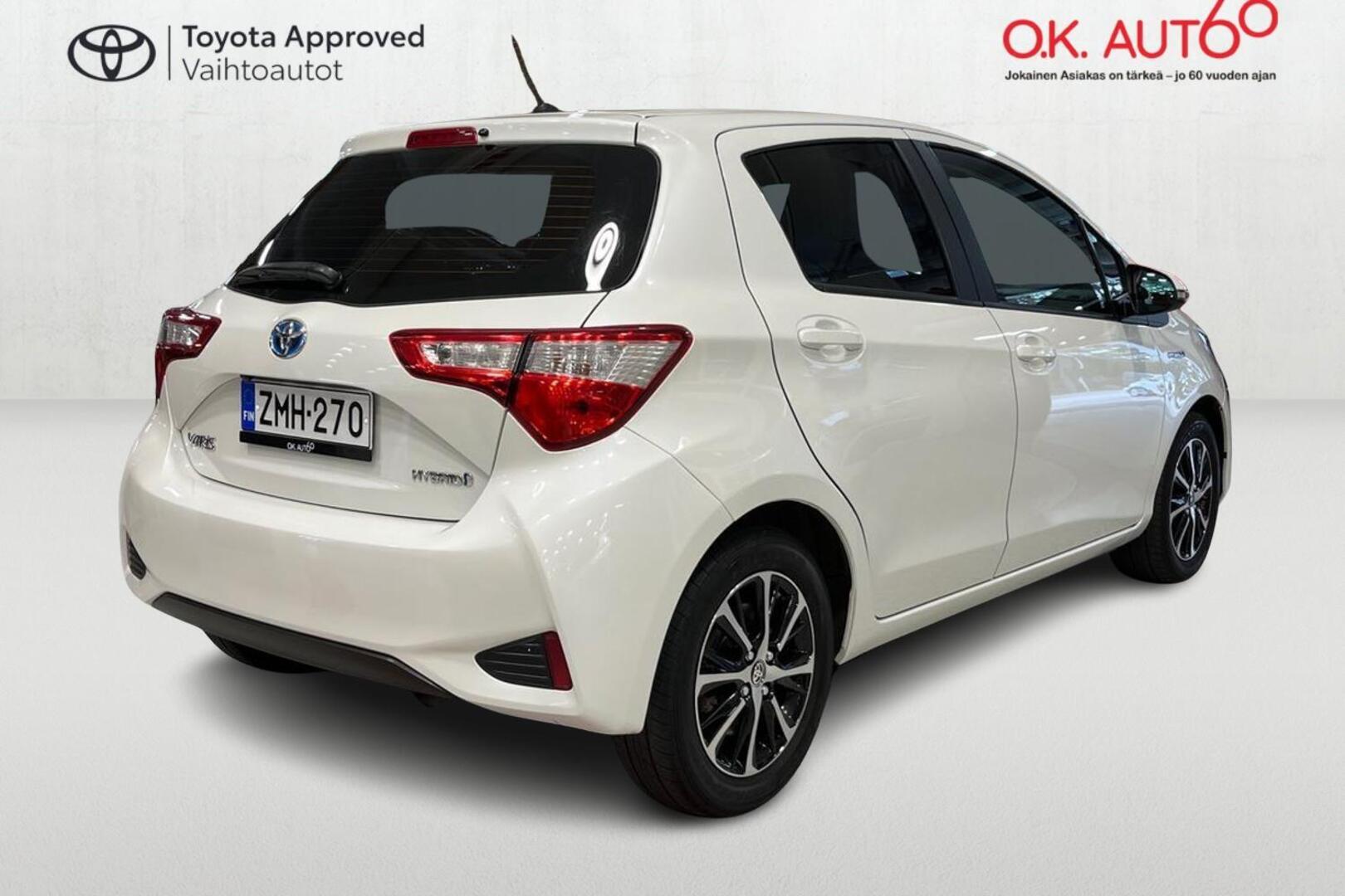 TOYOTA Yaris 5