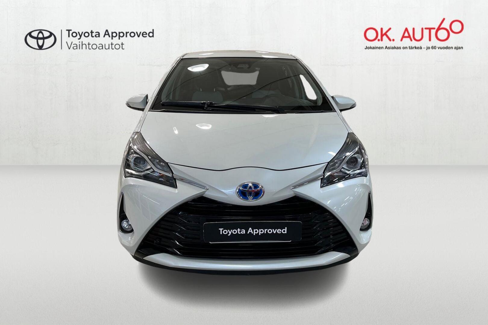 TOYOTA Yaris 7