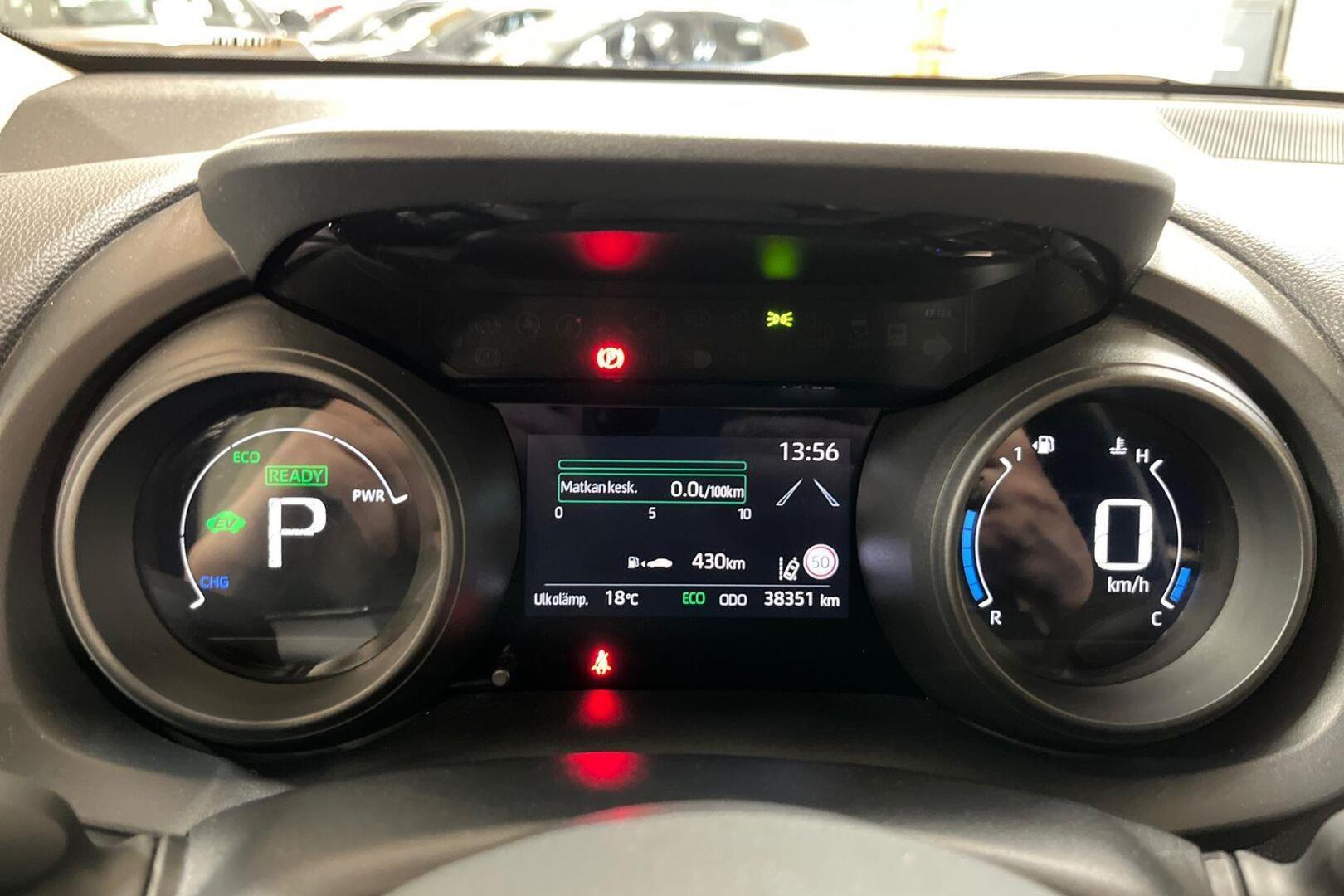 TOYOTA Yaris 13