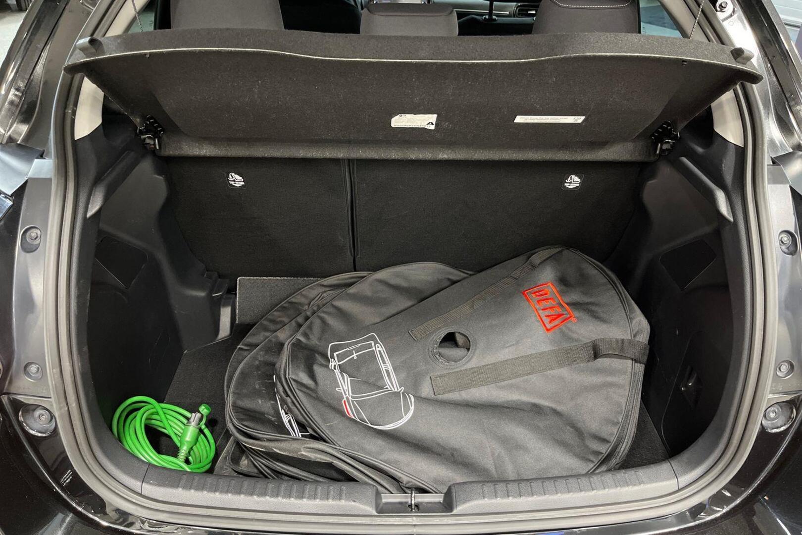 TOYOTA Yaris 15
