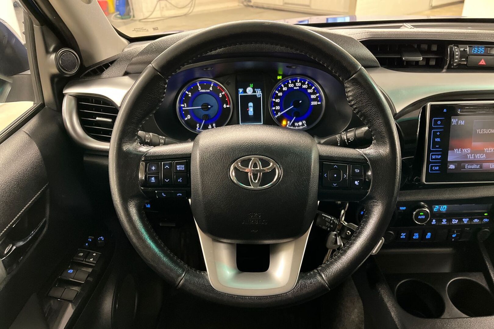 TOYOTA HILUX 12