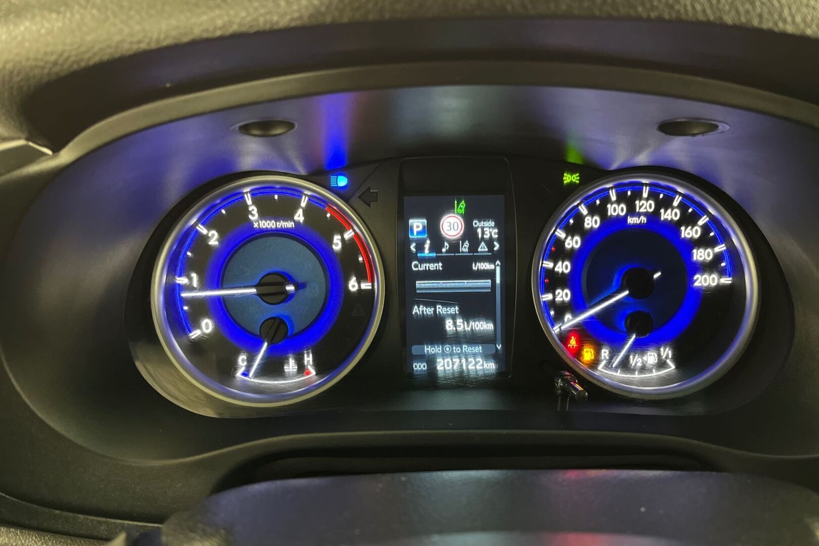 TOYOTA HILUX 13