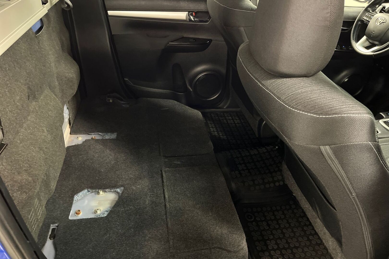 TOYOTA HILUX 16
