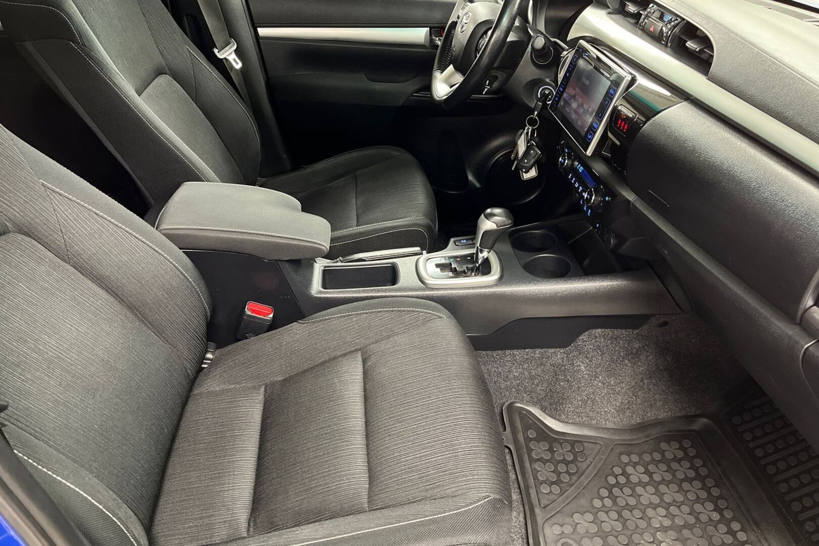 TOYOTA HILUX 17