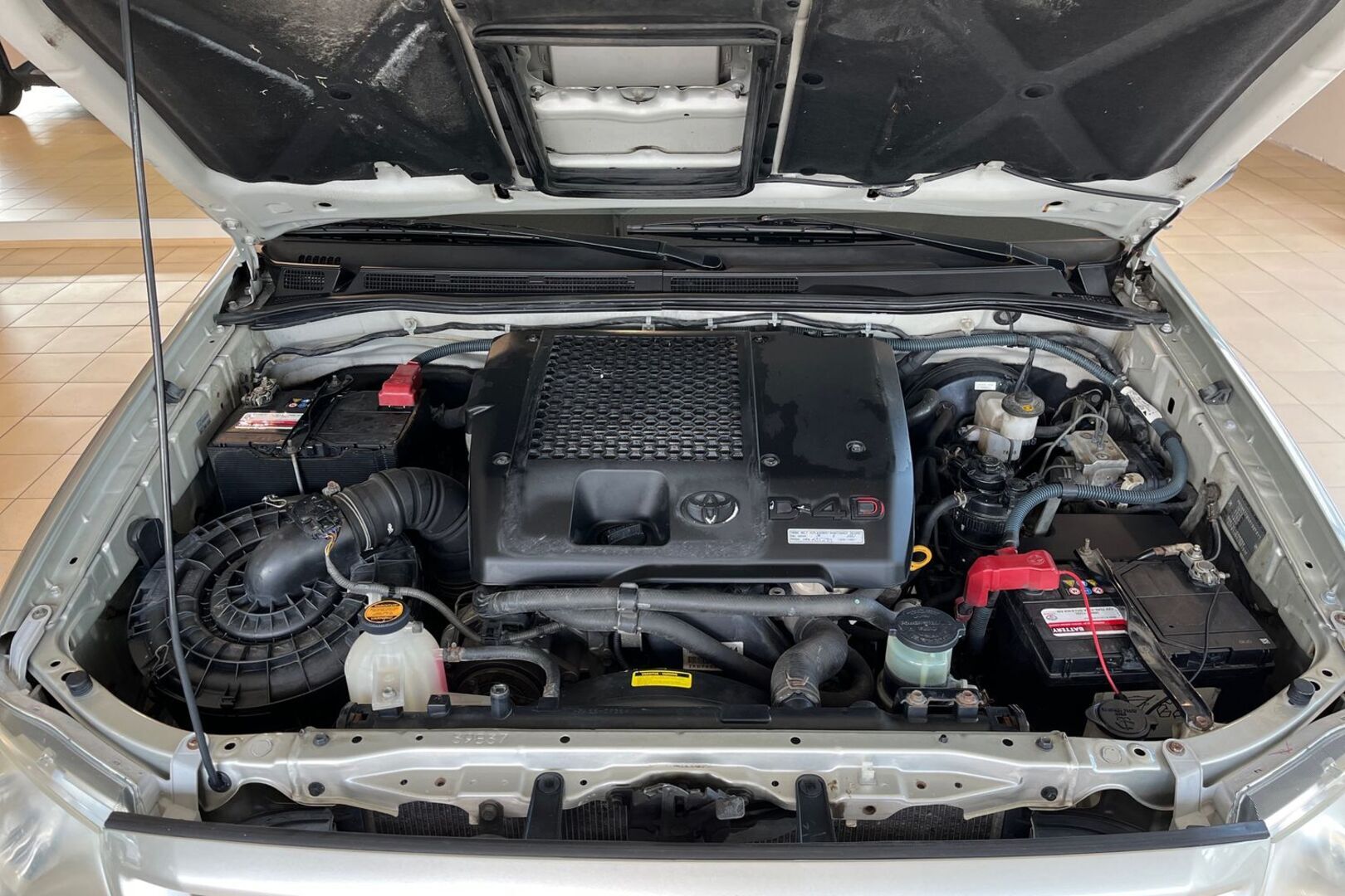 TOYOTA Hilux 16