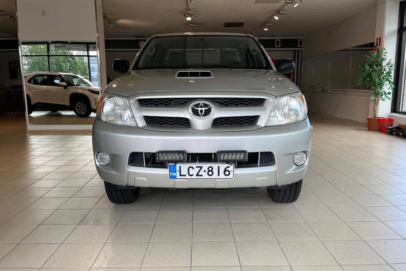 TOYOTA Hilux 2