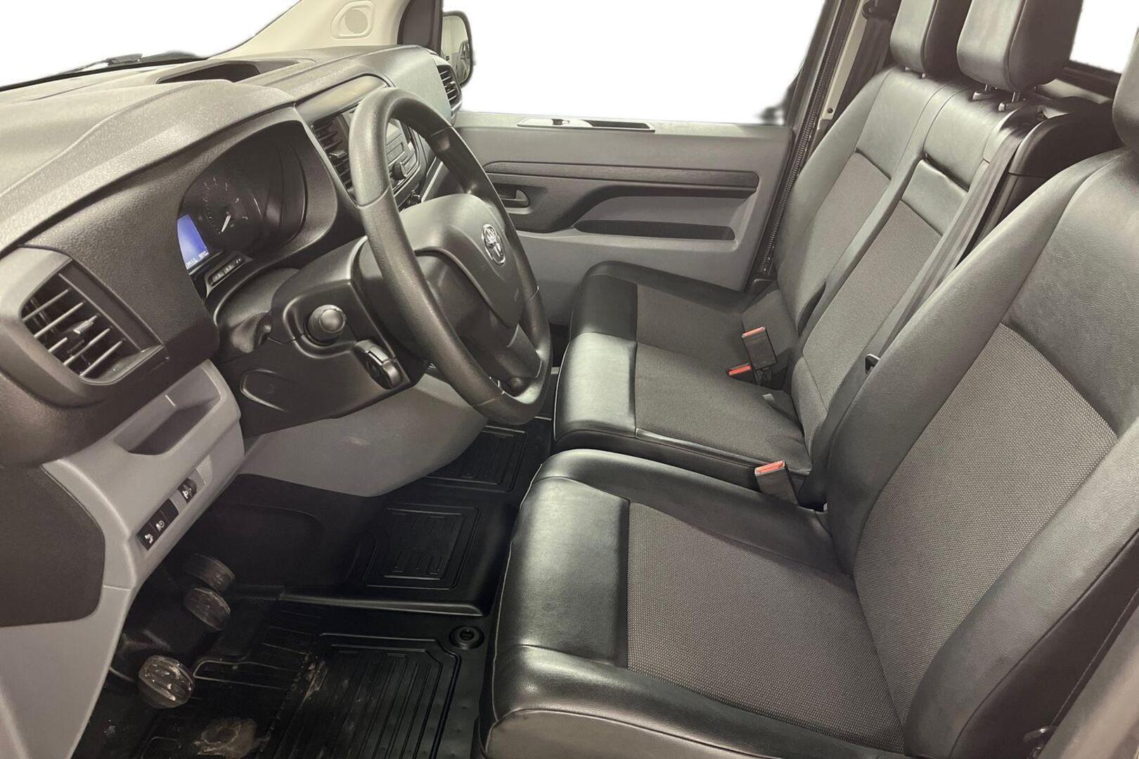 TOYOTA PROACE 8