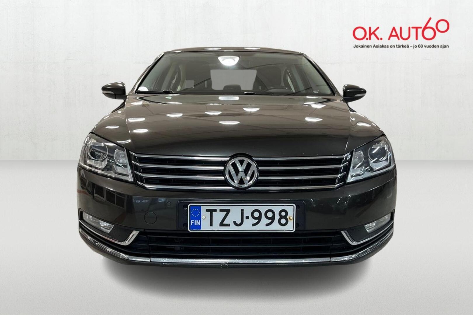 VOLKSWAGEN Passat 7