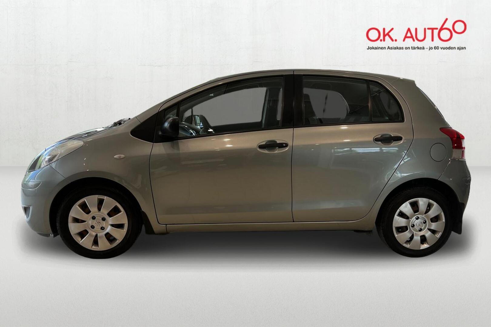 TOYOTA Yaris 2
