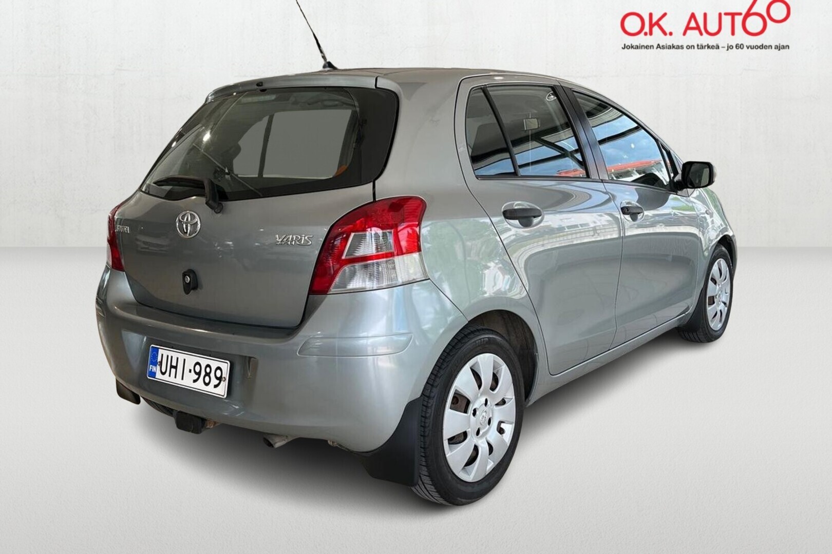 TOYOTA Yaris 5