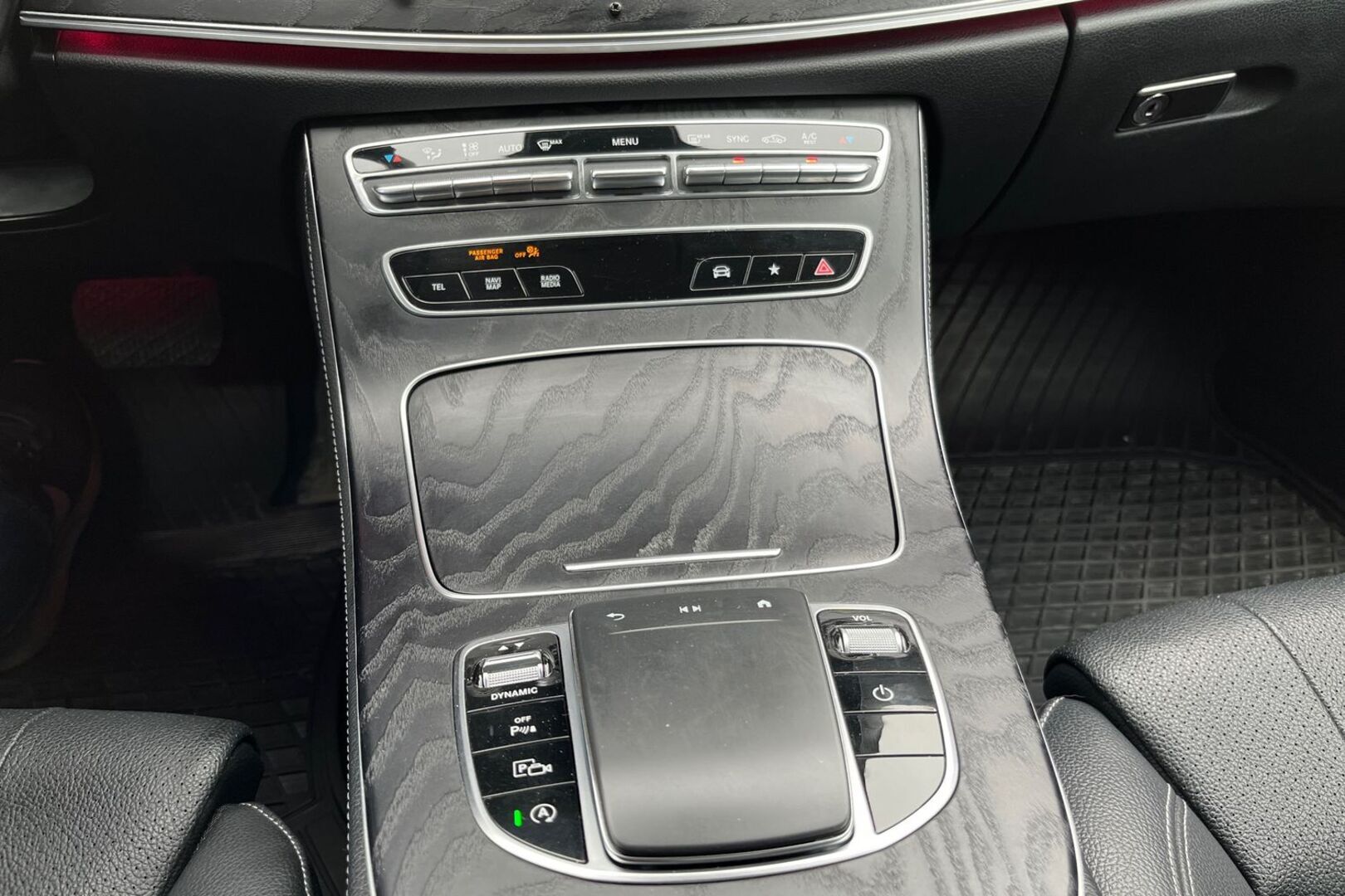 MERCEDES-BENZ E 19